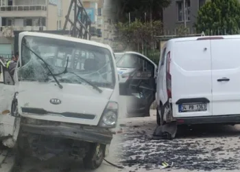 Bursa’da para taşıyan minibüs ile kamyonet çarpıştı