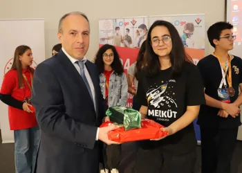Dereceye girenlere belge töreni düzenlendi