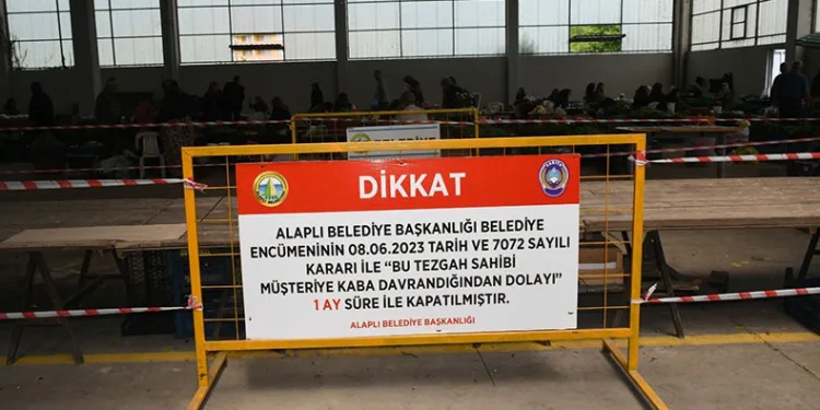 Kötü davranan pazarcının tezgahı kapatıldı