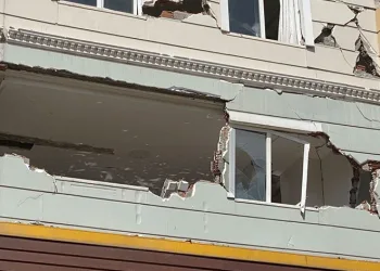 Evin pencereleri canına neden oldu