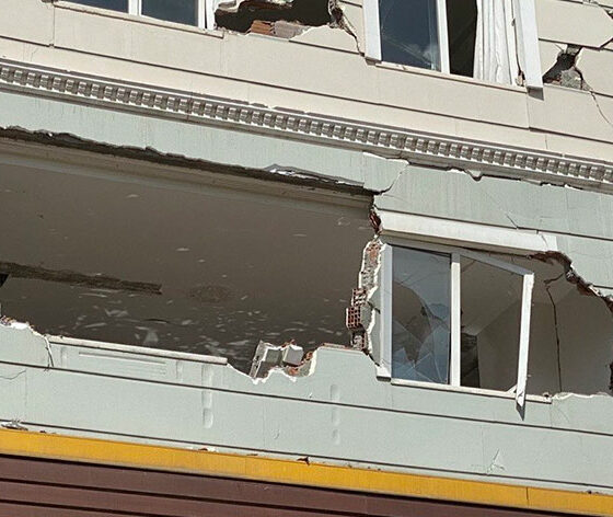 Evin pencereleri canına neden oldu