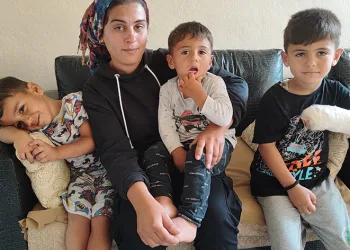 Ev sahibi evden çıkardı, ev ararken de dolandırıldı