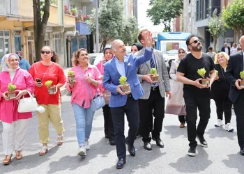 Bayrampaşa’da 50 bin fesleğen dağıtılacak