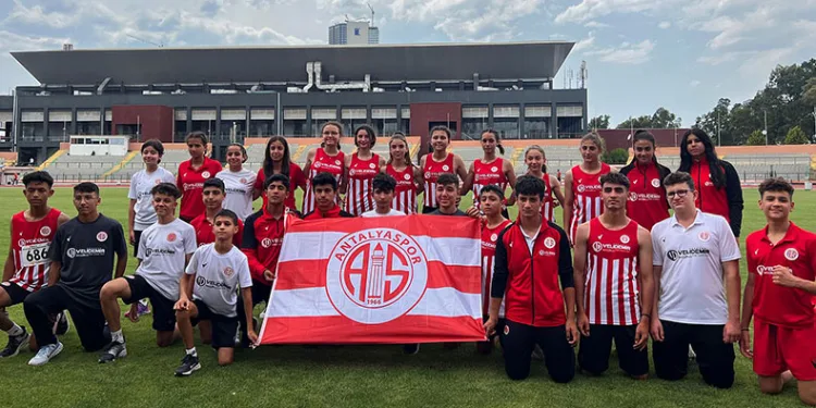 Antalyaspor atletleri fırtına gibi esti