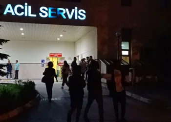 Tavuk döner yiyen 21 kişi zehirlendi