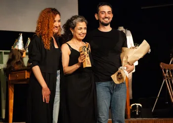Nilüfer Kent Tiyatrosu alkışları topladı