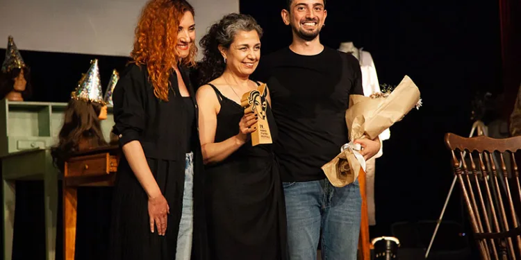 Nilüfer Kent Tiyatrosu alkışları topladı