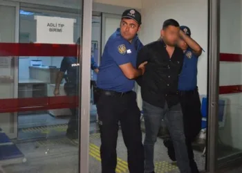Sevgilisine çarpan yaşlı adamı bıçaklayan kişi adliyeye sevk edildi