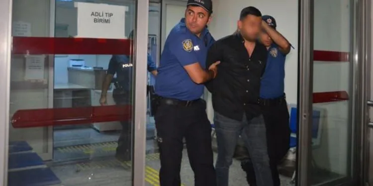 Sevgilisine çarpan yaşlı adamı bıçaklayan kişi adliyeye sevk edildi