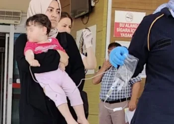 Bulaşık parlatıcısı içen bebek hastanelik oldu