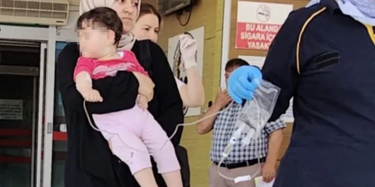 Bulaşık parlatıcısı içen bebek hastanelik oldu