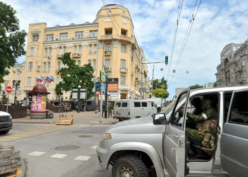 Wagner savaşçıları Rostov sokaklarında