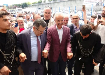 Bakan Uraloğlu’na memleketinde coşkulu karşılama