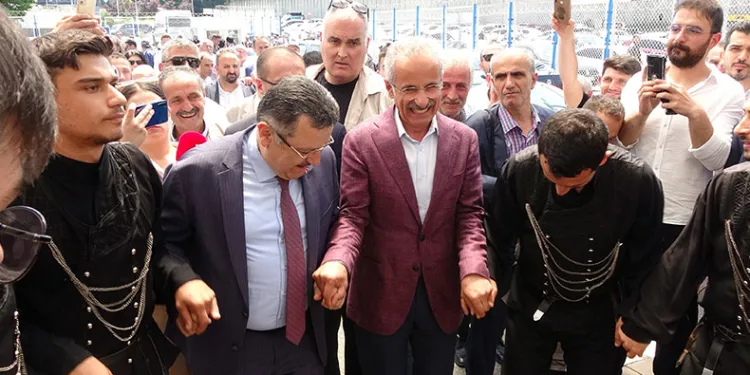 Bakan Uraloğlu’na memleketinde coşkulu karşılama
