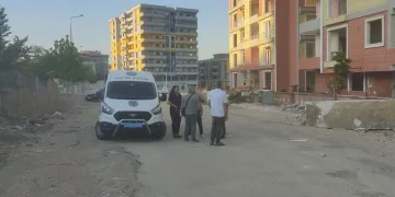 Ev sahibinin dikkati enkaz faresini yakalattı
