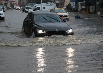 Samsun’u sağanak vurdu