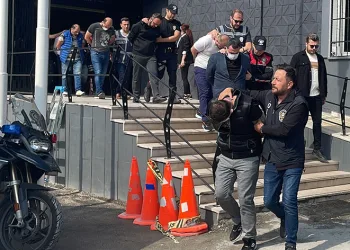 Bursa’da gözaltına alınan 17 zanlı adliyeye sevk edildi