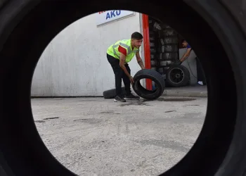 Ömrünü tamamlamış lastikler, ekonomiye kazandırılıyor