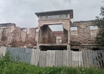 100 yıllık hastane çürümeye terk edildi