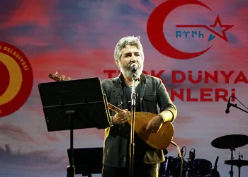 Sanatçı Ali Kınık’tan Melek Mosso’ya gönderme