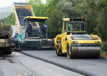 Gemlik Belediyesi’nden Küçük Sanayi’ye yol desteği