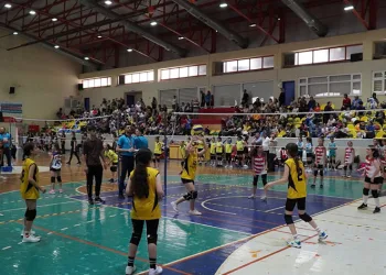 Mini voleybol şenliği coşkuyla yapıldı