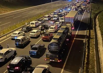 Bayram tatili yolunda kontak kapattılar