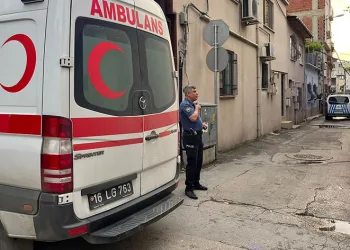 Bursa’da cezaevinden çıkan kişi ailesini bıçakladı