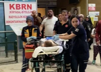 Gaz yağı içen çocuk yaşam mücadelesi veriyor