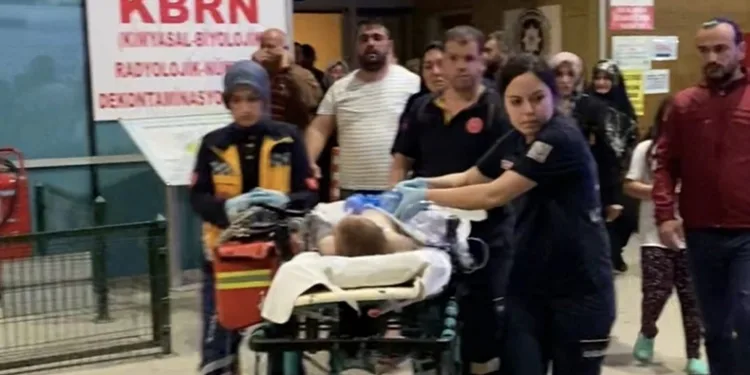 Gaz yağı içen çocuk yaşam mücadelesi veriyor