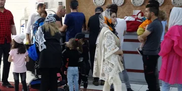İranlı turistler tatil için Van’a akın etti