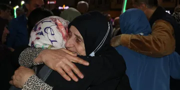 Hacı adayları sevinç gözyaşlarıyla uğurlandı