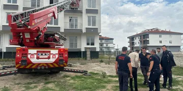 Alıkonulan kadını polis ve itfaiye kurtardı