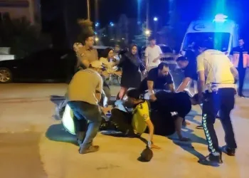 Kavga sırasında tartıştığı gencin bacağını ısırdı
