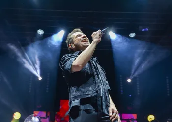 Kenan Doğulu, Bursa’da konser verdi