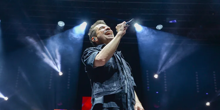 Kenan Doğulu, Bursa’da konser verdi