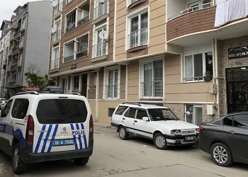 Bursa’da bir çocuk 5. kattan otomobilin üzerine düştü