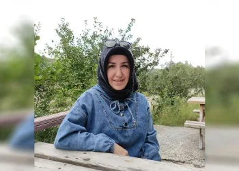 Cam silerken düşen kadın hayatını kaybetti