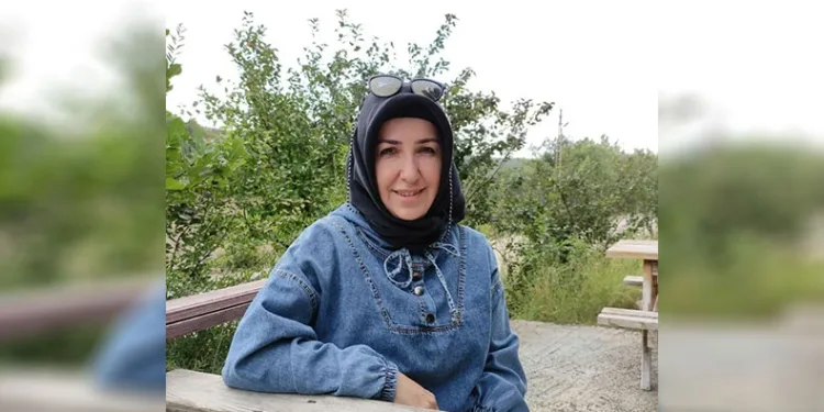 Cam silerken düşen kadın hayatını kaybetti