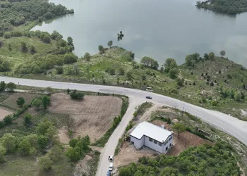 Büyükorhan’a göl manzaralı sosyal tesis