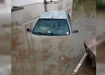 Şiddetli yağış su baskınlarına neden oldu