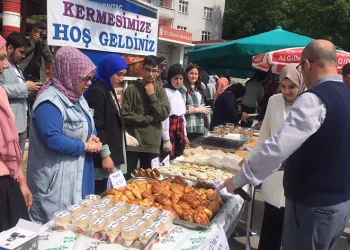 Depremzede çocuklar yararına hayır etkinliği