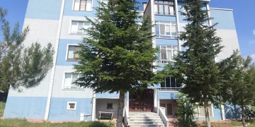 2. kattan düşen çocuk ağır yaralandı