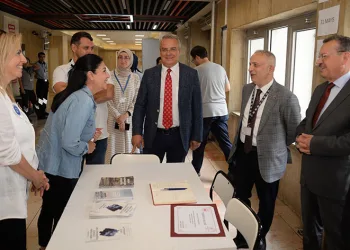 Ziyaretçilere tütün ürünlerinin zararları anlatıldı