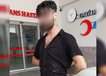 Bıçakla dini nikahlı eşini darp etti