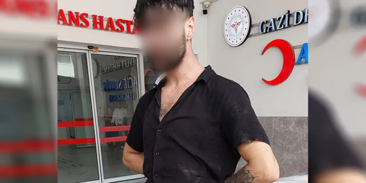 Bıçakla dini nikahlı eşini darp etti