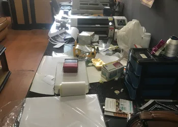 Sahte pasaport ve kimlik operasyonu