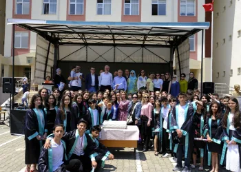 Yıl sonu şenliğinde doyasıya eğlendiler