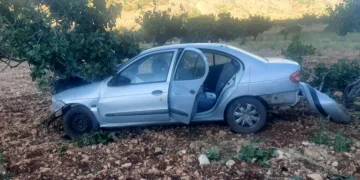 Gölbaşı’nda otomobil yoldan çıkarak devrildi