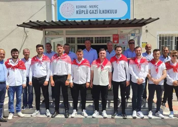 Kınalı kuzular dualarla askere uğurlandı